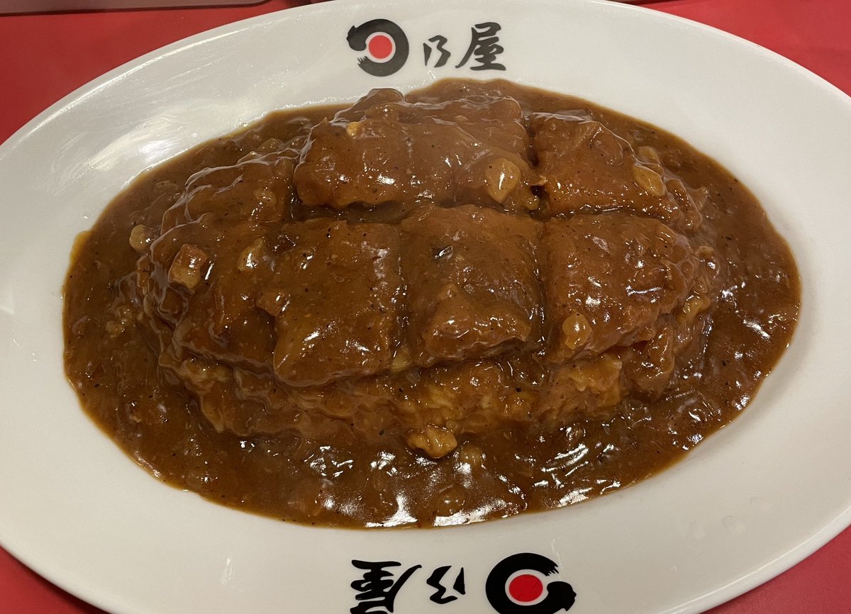 こんばんは🌆 今週は東京　神田で仕事します。 評判の「鬼金棒カラシビ味噌らー麺🍜」 食べたかったけど、行列。 仕方なく入ったカレー屋さんですが、 「カツカレー🍛」美味かった😋 ホテルに戻って一人呑み🍺 良い酔い夜を🍷乾杯🥂🍻