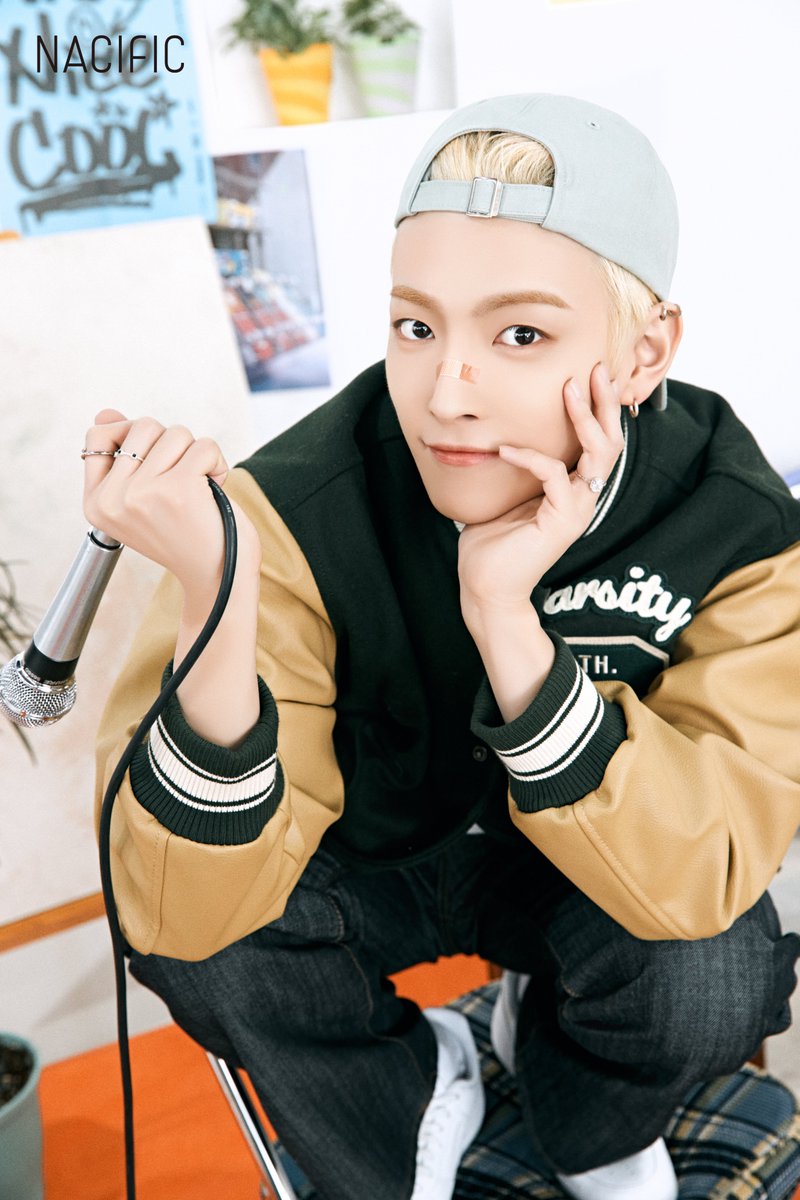 KrNacific's tweet photo. 𝙉𝘼𝘾𝙄𝙁𝙄𝘾 𝙓 𝘼𝙏𝙀𝙀𝙕

𝘼𝙏𝙀𝙀𝙕'𝙨 𝙋𝙡𝙖𝙮𝙜𝙧𝙤𝙪𝙣𝙙🎮🎲🧩

방송부│ #홍중’s PICK!

편백수로 촉촉하고 산뜻하게 수분잠금
네시픽  프레쉬 시카 세럼

#네시픽 #에이티즈 #시카세럼
#nacific #ATEEZ #HONGJOONG https://t.co/Njrfd1Z9Gr