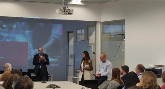 XeroxEspana's tweet image. Hoy la familia #Xerox se vuelve a reunir para dar una cálida bienvenida a David Alcaide en su nuevo rol como Director General de Iberia, y a Mariola Martinez como VP WE Channel and Partners. ¡Os animamos a ser parte de nuestra nueva #FamiliaXerox!

#WeMakeWorkWork #XeroxTeam
