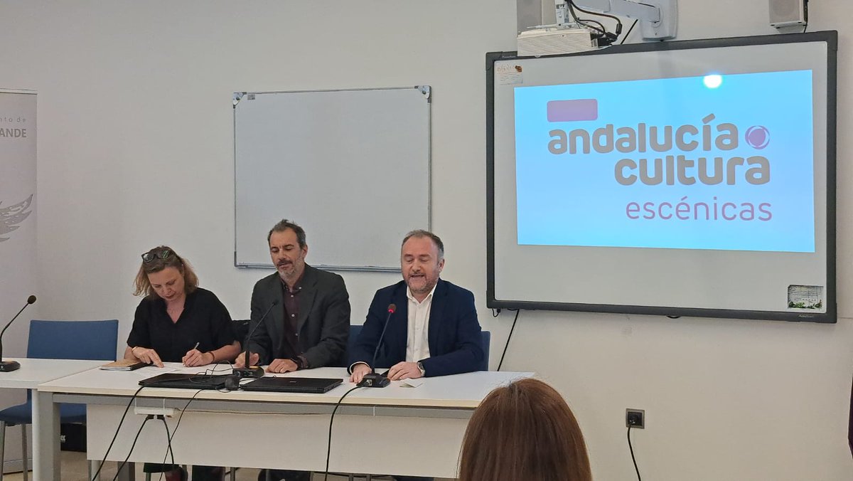 Plenario de la Red Andaluza de Teatros Públicos #RATP
 
En torno a 40 gestores culturales y programadores de los municipios pertenecientes a la #RATP asisten al plenario que se celebra estos días en Alhaurín el Grande #Málaga 

<a href="/CulturaAND/">Cultura Junta de Andalucía</a> <a href="/Ayto_Alhaurin/">Ayuntamiento de Alhaurín el Grande</a> <a href="/MalagaJunta/">MálagaJunta</a>