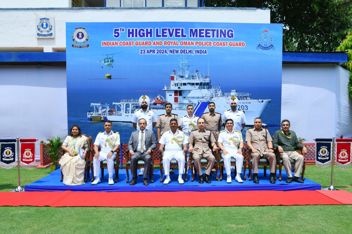Led by Director General @IndiaCoastGuard Rakesh Pal & Assistant Officer Commanding #ROPCG Col. Abdul Aziz Mohammed Ali Al Jabri the discussions emphasized on capacity- building & bilateral cooperation for a safer maritime domain. (2/2)