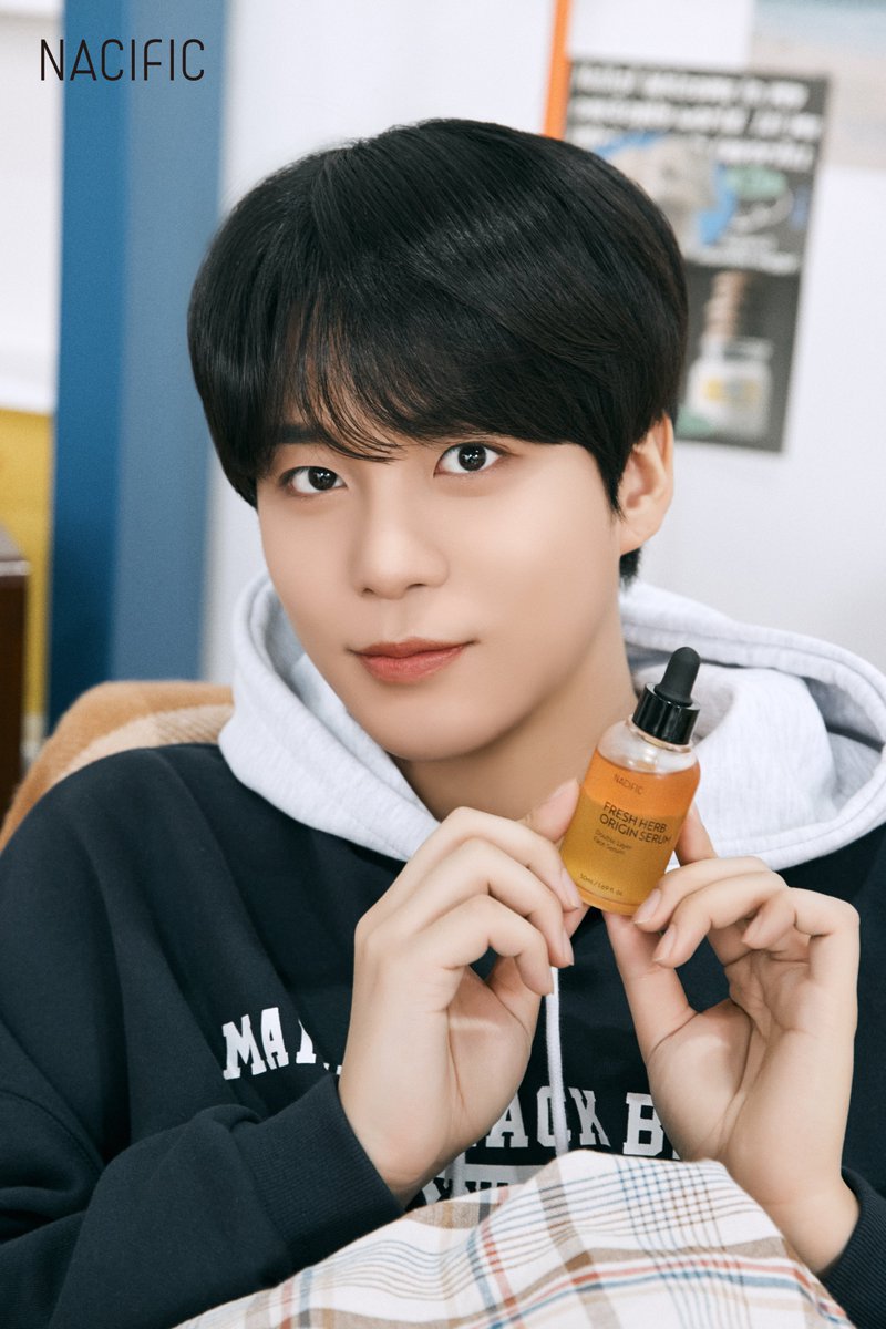 KrNacific's tweet photo. 𝙉𝘼𝘾𝙄𝙁𝙄𝘾 𝙓 𝘼𝙏𝙀𝙀𝙕

𝘼𝙏𝙀𝙀𝙕'𝙨 𝙋𝙡𝙖𝙮𝙜𝙧𝙤𝙪𝙣𝙙🎮🎲🧩

여행부│#종호 ‘s PICK!

촘촘하고 매끈한 피부의 완성
네시픽 프레쉬 허브 오리진 세럼

#네시픽 #에이티즈  #오리진세럼
#nacific #ATEEZ #JONGHO https://t.co/CXaN7Cgbqb