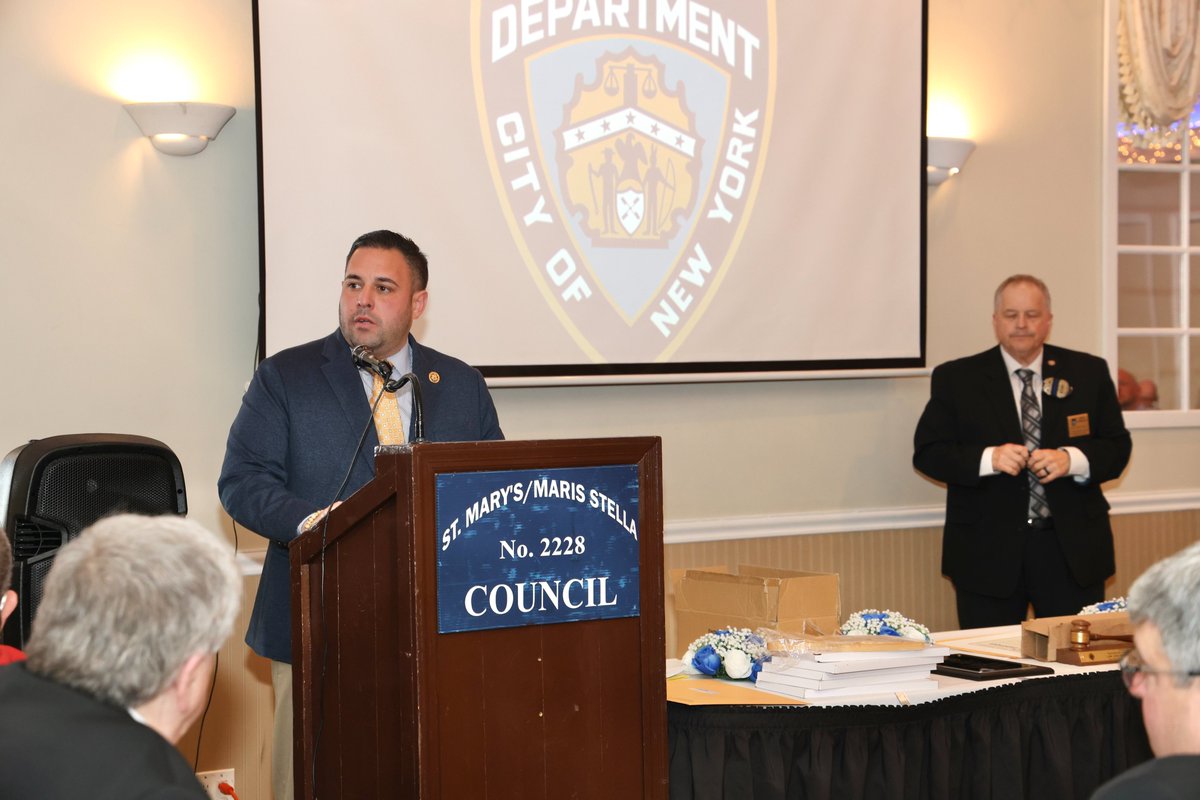 Proud to join brother @KofC @nyskofc Blue Mass Communion Breakfast to recognize community leaders & pay tribute to our Line of Duty families. The four principles of our order - charity, unity, fraternity, patriotism - the same principles those of us in law enforcement must…