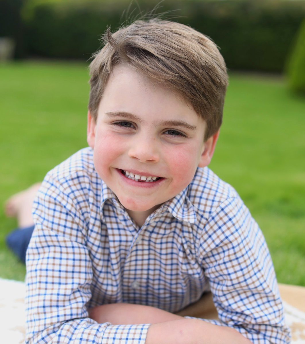 Happy Birthday Prince Louis! Kensington Palace has released a new photo as the youngest Wales child turns 6, taken by Catherine in Windsor🎂🎈