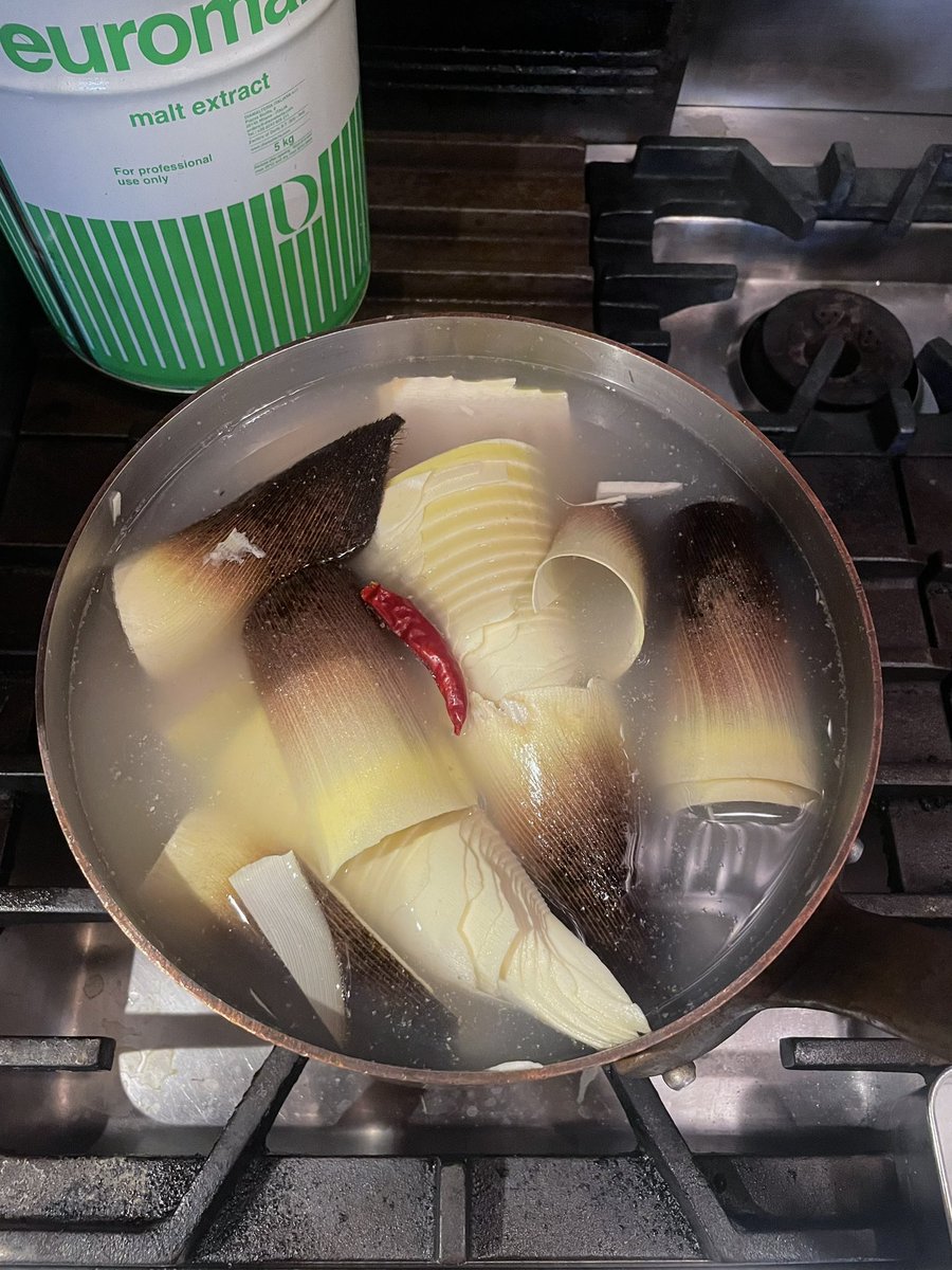 RupertLawrence4's tweet photo. Takenoko is in season here in Kamakura. After a peel and a chop they are boiled in rice bran with a single dry chilly for several hours till tender. The soft tip will served as a garnish while the firm base is turned into a sauce for fish. https://t.co/iIvTL4i1CH