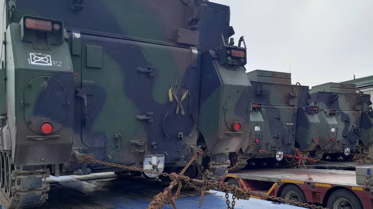 ❗ Lithuania announced the transfer of a batch of M577 command and staff armored vehicles to Ukraine — Ministry of Defense of Lithuania The batch arrived in Ukraine today. 🇺🇦🤝🏻🇱🇹