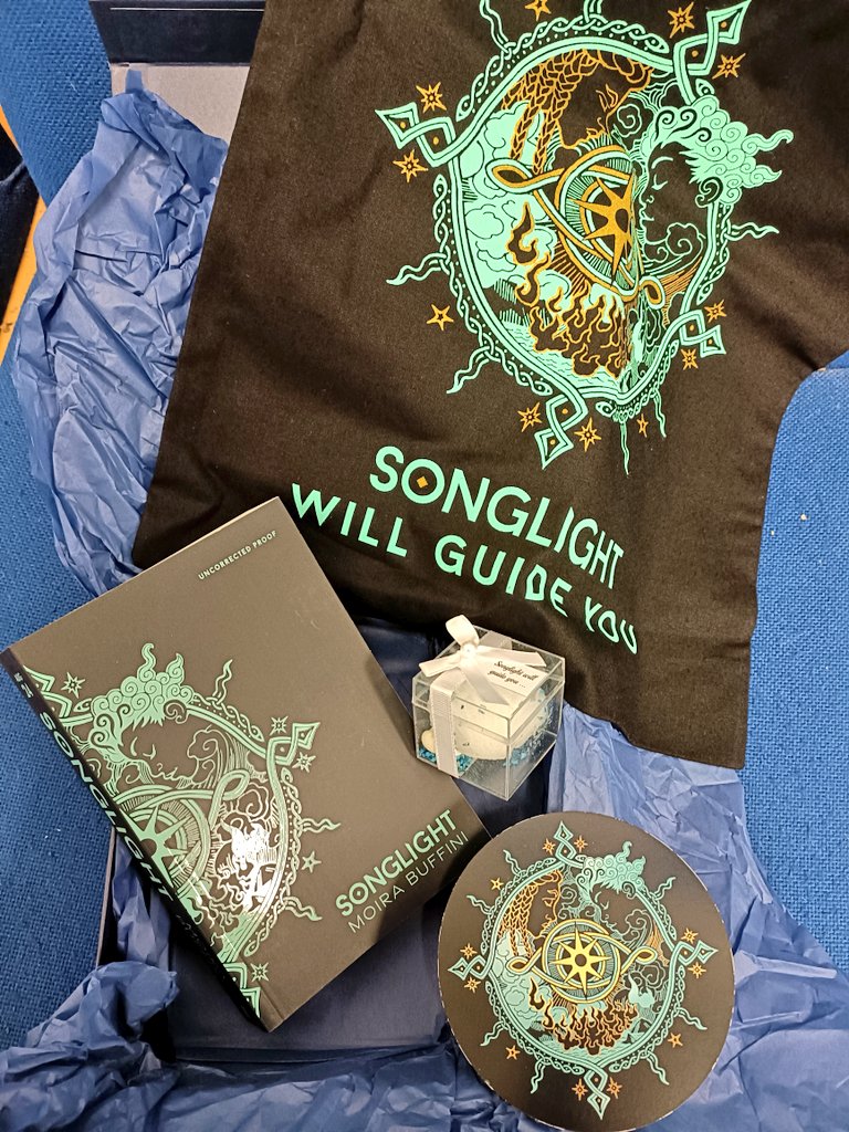 They are hunting those who shine... Set in a post-apolcalyptic future where an advanced form of telepathy has emerged #Songlight will guide you Out 29 August by Moira Buffini Thank you so much @FaberBooks for my #gifted #bookpost #waterstones #BookTwitter waterstones.com/book/songlight…