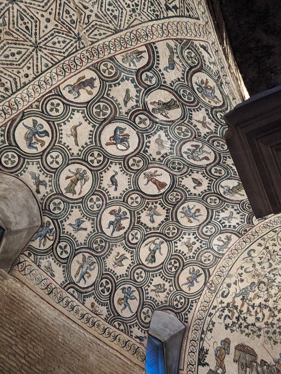 Livia_en_Roma's tweet photo. ¿Qué visita la gente cuando va a Roma por primera vez? ¿Y cuando ha ido varias veces? ¿Os dejáis caer siempre por el Foro, el Coliseo y San Pedro del Vaticano? 

Hoy, 12+1 lugares de ensueño fuera del circuito romano mainstream (válidos para la primera vez o para la decimoquinta) https://t.co/G5oBRq37SX
