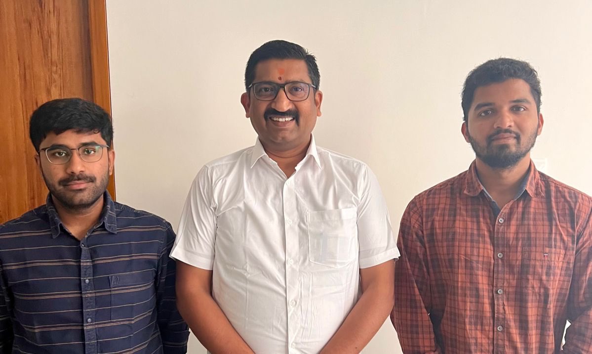 Delighted to meet this year’s #UPSC2024 #CivilServicesExam toppers Nandala Sai Kiran AIR 27 (on my left) and Merugu Kaushik AIR 82. 

It is absolutely heartening to hear their success stories. Despite many challenges and with humble backgrounds, both of them achieved with smart…