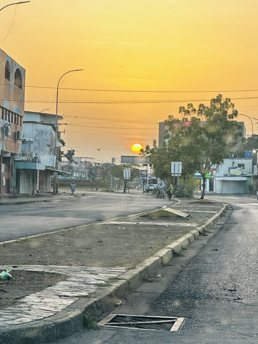Josean1712's tweet photo. Al salir el sol, Dios nos demuestra cada día su gracia y nos da la oportunidad de volver a empezar.

Buenos días ☀️ https://t.co/gKffRdduVc