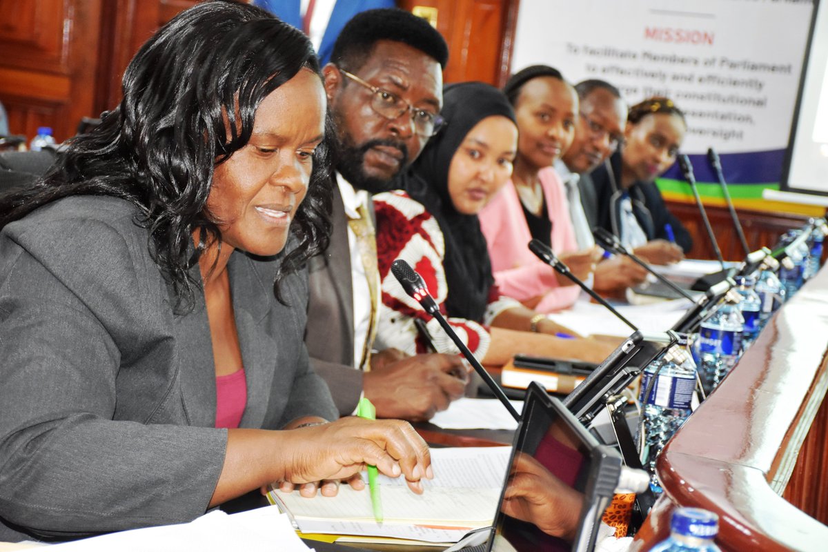 CRAKenya's tweet photo. The Commission led by Vice Chair Koitamet Olekina today met the Senate Standing Committee on Finance & Budget over the Division of Revenue Bill. Accompanied by Comms. Fatuma Gedi, Jonas Kuko, Dr. Isabel Waiyaki & Directors Angela Kariuki & Lineth Oyugi.
#Revenuesharing #DORB https://t.co/ioaHMMKshj