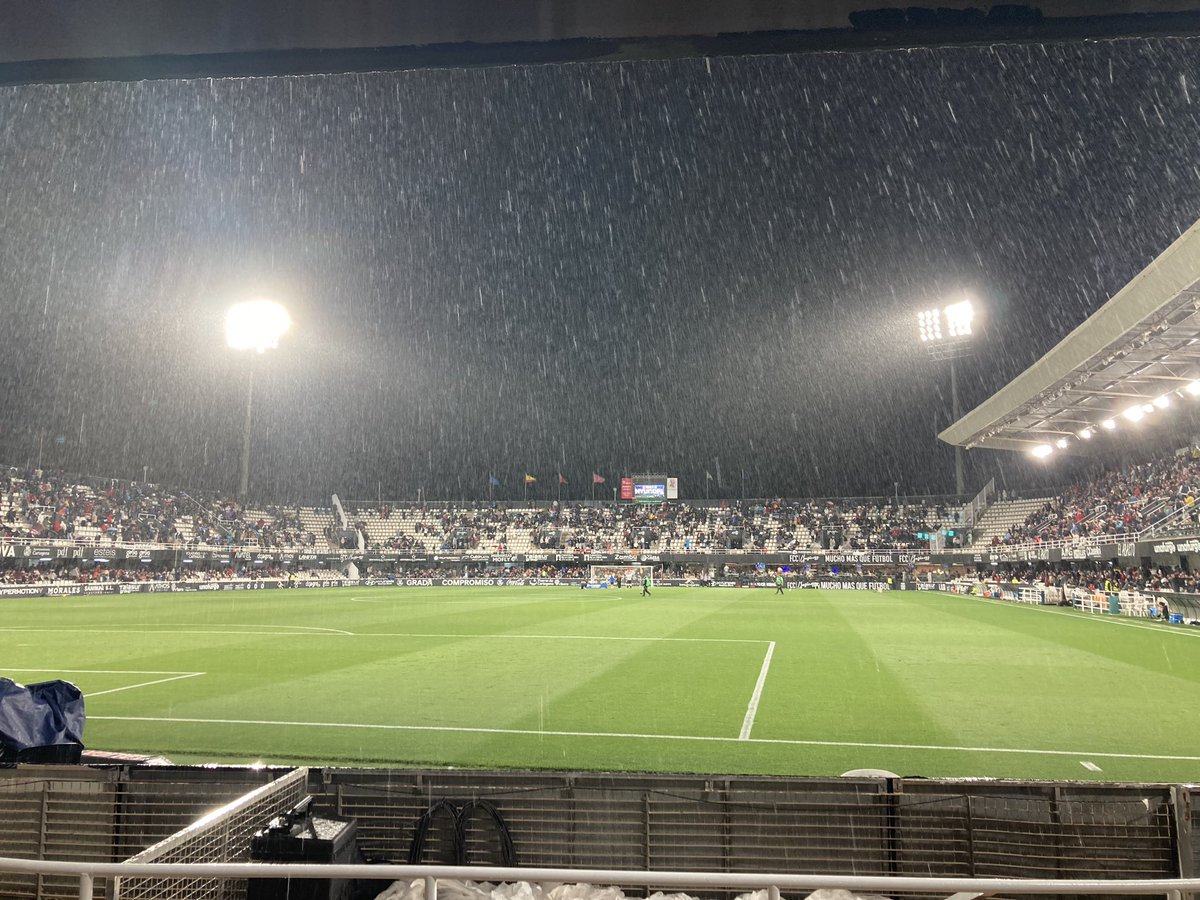 jmbustoa's tweet photo. @RealOviedo Discrepo bastante con la que parece la opinión más generalizada y estoy de acuerdo con el análisis del mister: autocrítica y a mejorar nuestra parcela. En el campo no me pareció que los jugadores del @RealOviedo carecieran de intensidad, más bien lo contrario. #6finales #RO 💙🤍 https://t.co/tydrom0Vto