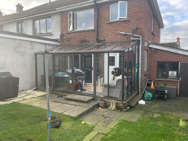 BudgetNI's tweet photo. Who doesn't love a before and after!

A stunning Lean To Conservatory built for our clients in Bangor NI..

Read more about this beautiful project here:
https://t.co/7I9mq6n6c9

#construction #homeimprovement #sunroom https://t.co/bN5WJewy86
