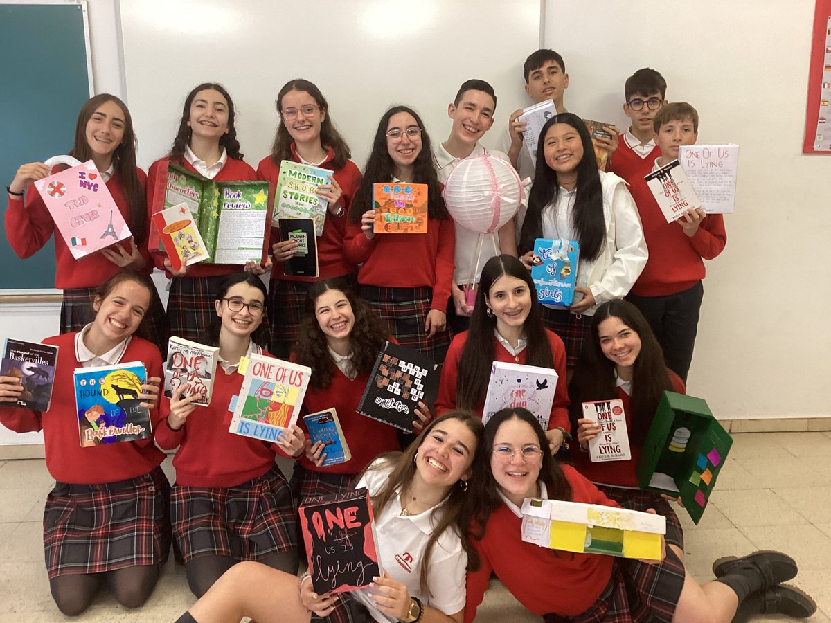 Happy Book Day from 3 eso D! We ❤️ reading! #BookDay <a href="/codemagijon/">Col.Corazón de María</a>