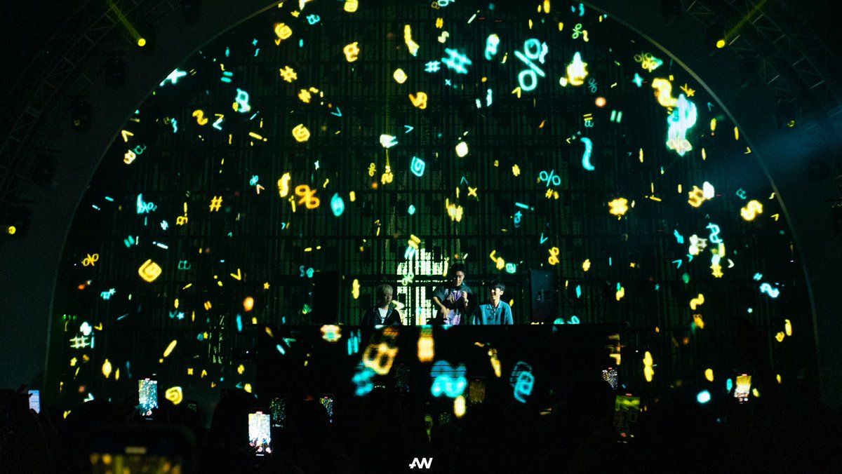 Taking a nostalgic journey back to the epic night when Jakarta danced to the rhythm of Airplay's tunes! 🎶✨

#AirplayInJakarta #Peakboy #Daul #Hyesung #ChakraLiveAsia