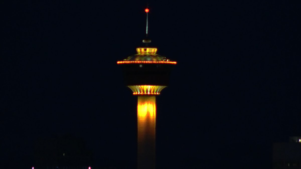 Beauty shot of @TheCalgaryTower beaming bright yellow this morning for OWN.CANCER week. 🙏