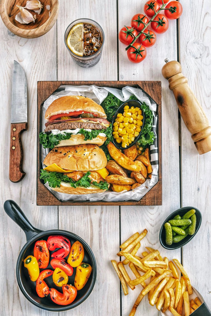 cxmburgerglobal's tweet photo. This food platter is overflowing with a delectable assortment of flavors and textures that will leave you feeling satisfied and content. Treat yourself today and experience the ultimate culinary delight! 🍽️ #foodplatter #feast #indulge #delicious https://t.co/n3kwG1FkFy