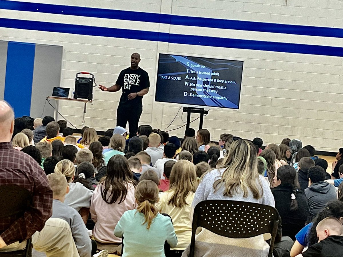 Felt so great providing a bullying prevention presentation to students at a Chicagoland suburban school yesterday. At the end students took a pledge to “S. T. A. N. D. UP” against bullying! 💪🏽🙌🏽❤️💯😇🫶🏾 #BuildingBridges #BeTheDrivingForce #SayNoToBullying