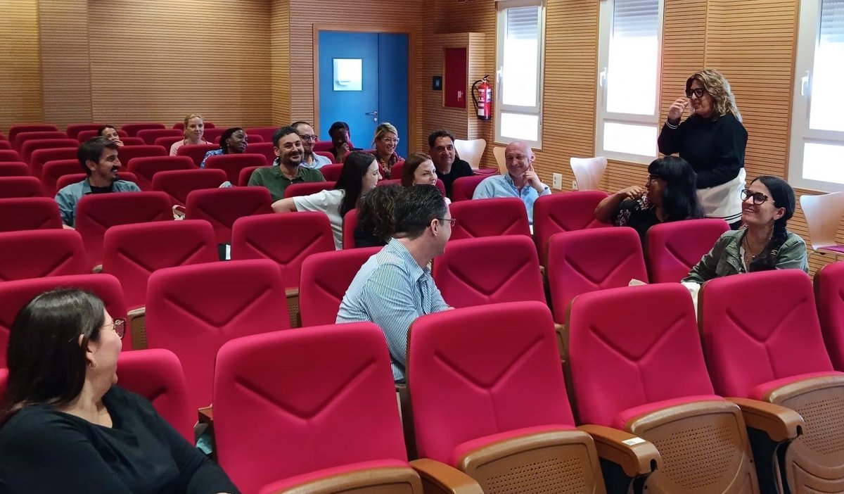 CSLM_UCA's tweet photo. ➡️➡️ El CSLM imparte nuevo Crash Course en Staff Week. 

Conoce la noticia al completo en el siguiente enlace 🔗 https://t.co/UsJ6LDVWsg

#español
#formacionpresencial
@univcadiz https://t.co/5lXbj8le4M