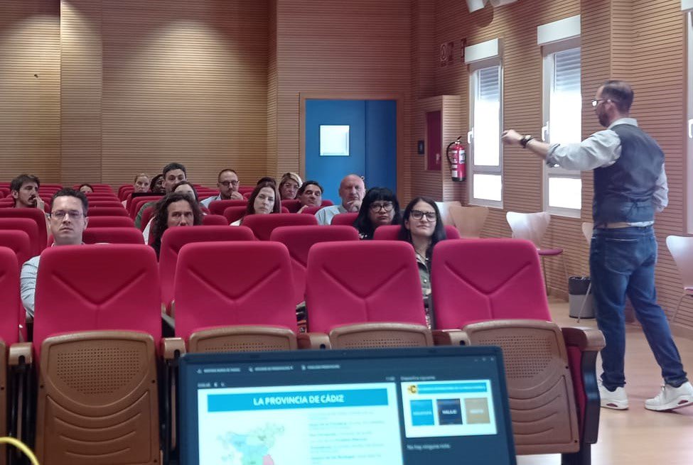 CSLM_UCA's tweet photo. ➡️➡️ El CSLM imparte nuevo Crash Course en Staff Week. 

Conoce la noticia al completo en el siguiente enlace 🔗 https://t.co/UsJ6LDVWsg

#español
#formacionpresencial
@univcadiz https://t.co/5lXbj8le4M