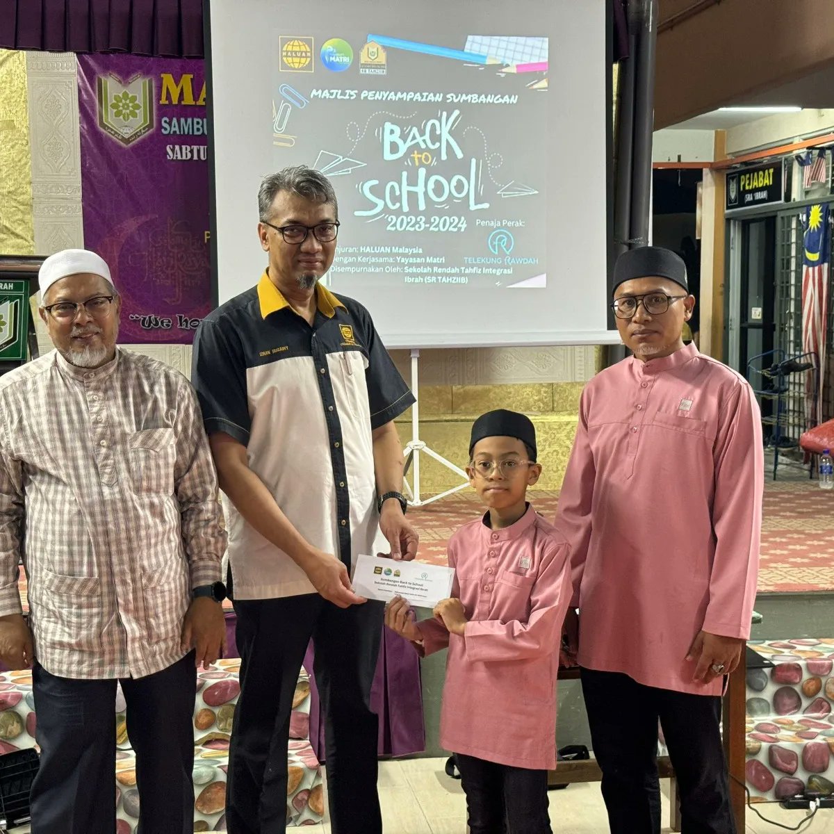 haluanmalaysia's tweet photo. SR TAHZIIB Rai Pelajar Kategori Keluarga B40 https://t.co/oeSCULPrVK