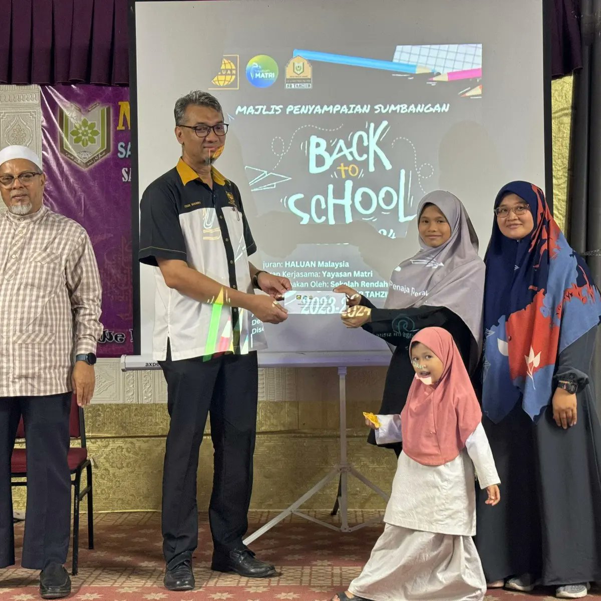 haluanmalaysia's tweet photo. SR TAHZIIB Rai Pelajar Kategori Keluarga B40 https://t.co/oeSCULPrVK