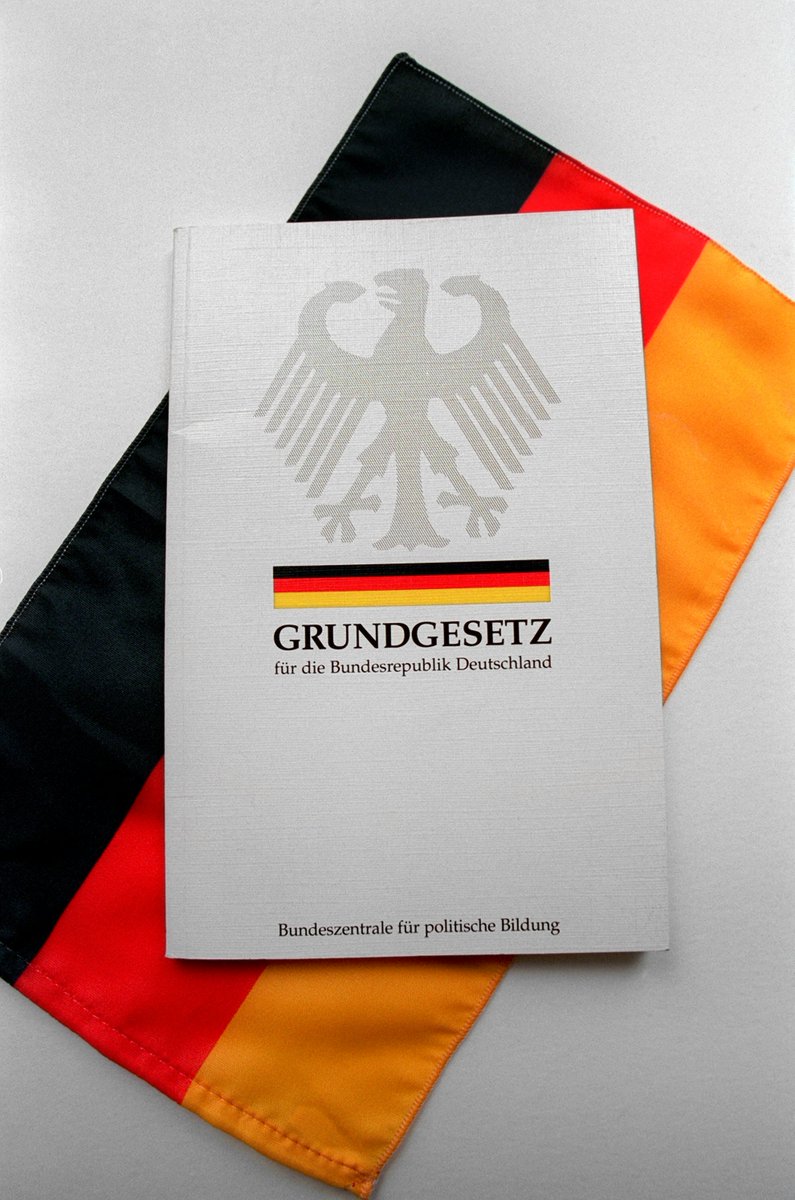 🇩🇪 Celebrating 75 years of our Grundgesetz! 🎉 This foundational law has guided the us through triumphs and challenges, championing democracy, human rights, and the rule of law. Can you name one of its articles? #Grundgesetz75 #Germany #Democracy 📸©️ DPA | Stephanie Pilick