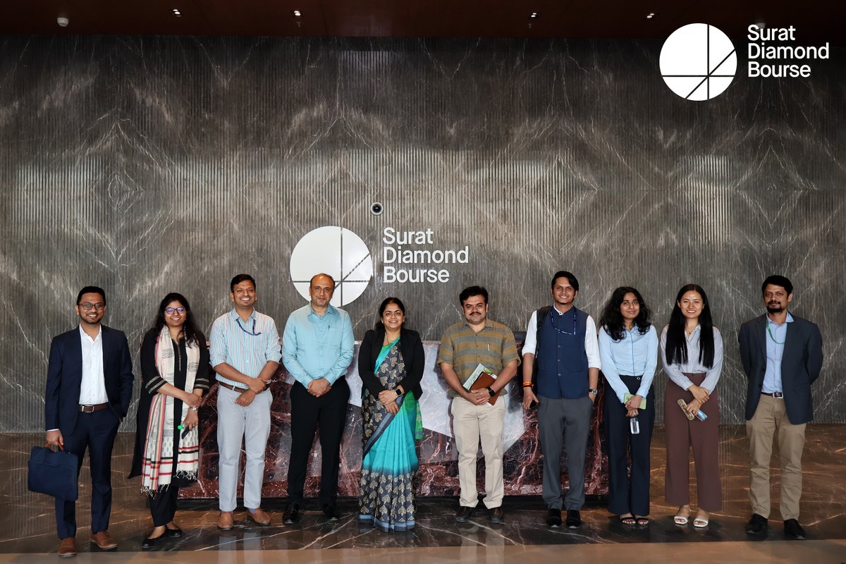 Ms. Anna Roy, Senior Advisor, @NITIAayog visited Surat Diamond Bourse. 

#SuratDiamondBourse #GlobalTrade #Innovation #dreamcitysurat #worldslargestcorporatebuilding #annaroy #indianeconomicservices #NITIAayog