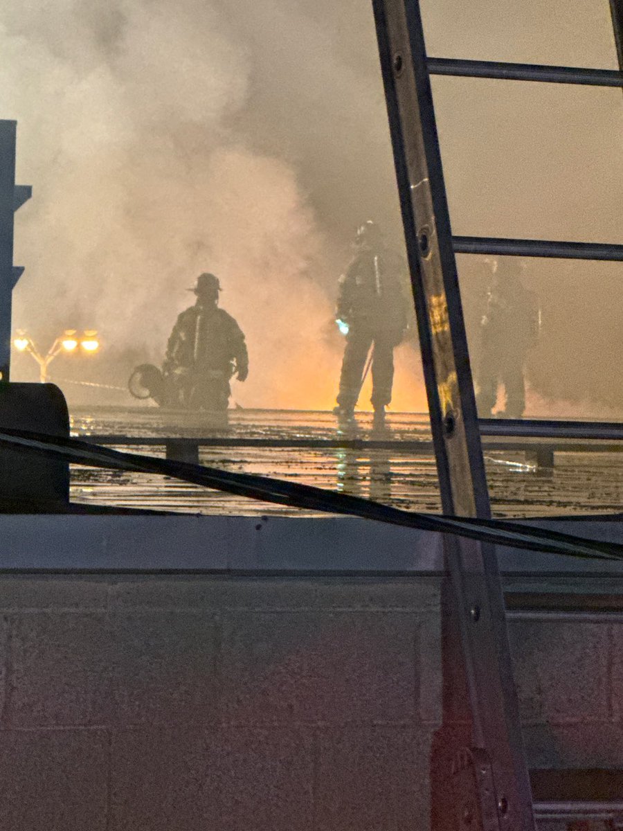SWGFD24's tweet image. Truck 24 operating on roof of Commercial Fire in Latrobe 30 Plaza, Unity Twp
