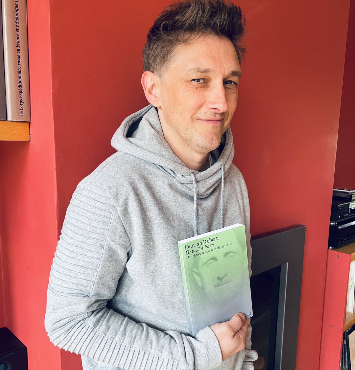 Duncan Roberts (@duncanroberts75) on Twitter photo Publication day🎉
#Orwell à Paris-Dans la dèche avec le capitaine russe, hits French bookshops. Book launch this Thursday at Hotel littéraire Swann, Paris 8e at 19h - presentation & signing!
See you there
<a href="/Orwell_Society/">Orwell Society</a> <a href="/H_Litteraires/">Société des Hôtels Littéraires</a> <a href="/nicragonneau/">nicragonneau</a> <a href="/Darcy1968/">Darcy Moore</a> <a href="/Civil_War_Spain/">Nick Lloyd</a> Publication day🎉
#Orwell à Paris-Dans la dèche avec le capitaine russe, hits French bookshops. Book launch this Thursday at Hotel littéraire Swann, Paris 8e at 19h - presentation & signing!
See you there
<a href="/Orwell_Society/">Orwell Society</a> <a href="/H_Litteraires/">Société des Hôtels Littéraires</a> <a href="/nicragonneau/">nicragonneau</a> <a href="/Darcy1968/">Darcy Moore</a> <a href="/Civil_War_Spain/">Nick Lloyd</a>