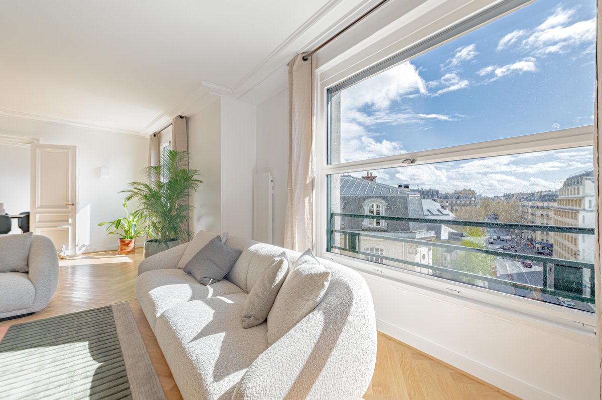 Signed contract at the mandate price 🍀🍾 for this lovely #Paris #renovated #apartment of 182-sqm with open view... Courcelles - Saint-Philippe-du-Roule - Paris VIII High floor - Sunny - South-facing - Unobstructed views lnkd.in/eqh9ydDh