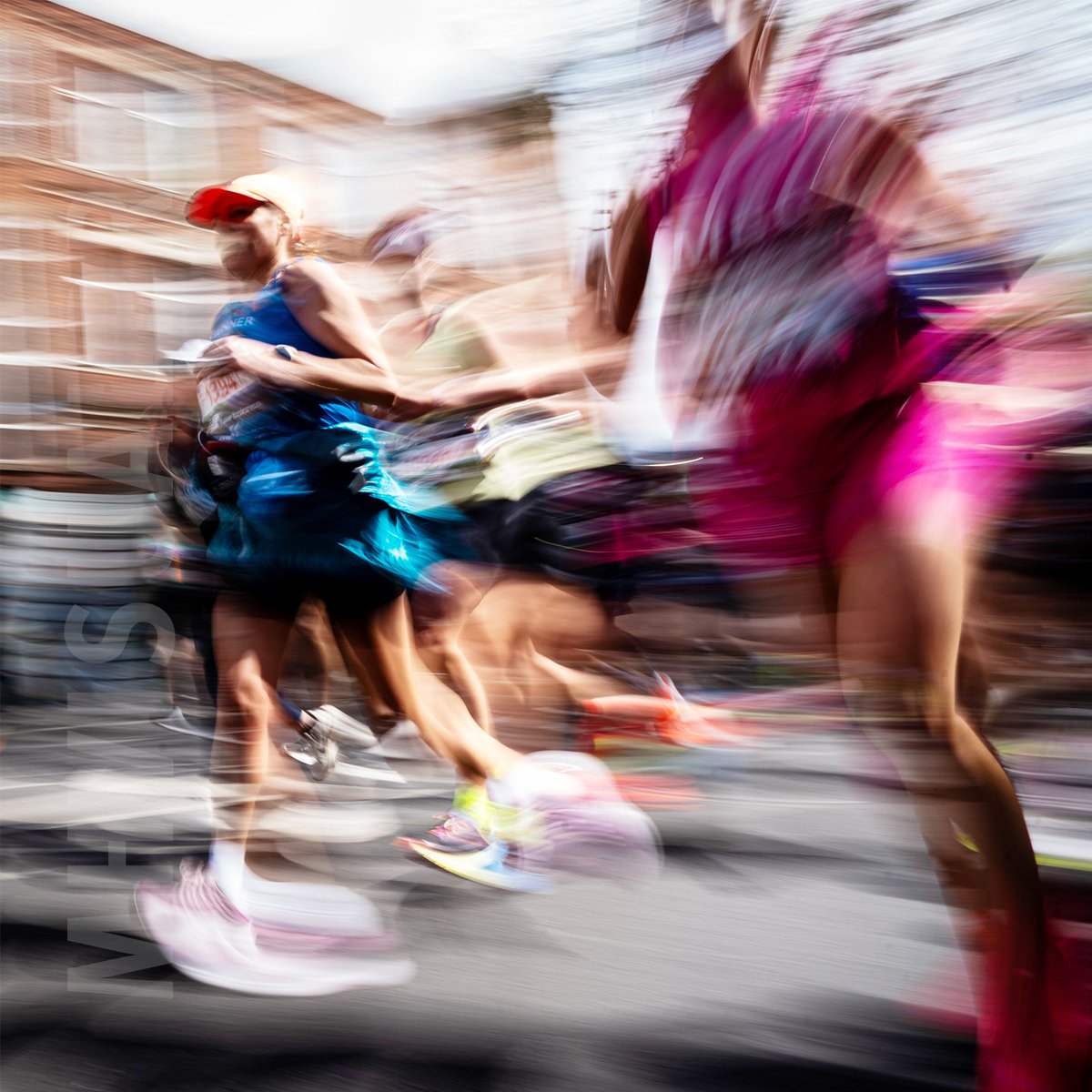 - London Marathon.
.
.
.
.
#creativephotography #artphotography #LondonMarathon