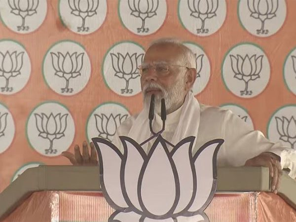 'Attempt to break nation, insult of Ambedkar...': PM Modi attacks Congress over 'constitution-forced-on-Goans' remark of its candidate Read @ANI Story | aninews.in/news/national/… #PMModi #LokSabhaElections2024 #Congress #BJP
