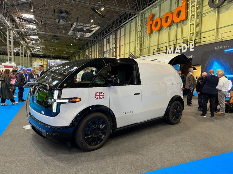TheCVShow's tweet photo. Meet @Canoo and its funky range of EVs! With a host of vehicles set to hit UK roads next year, these thoroughly modern machines wouldn’t look out of place on a sci-fi film set!
#canoo #ev #CVshow https://t.co/7BJrYyu0Fb