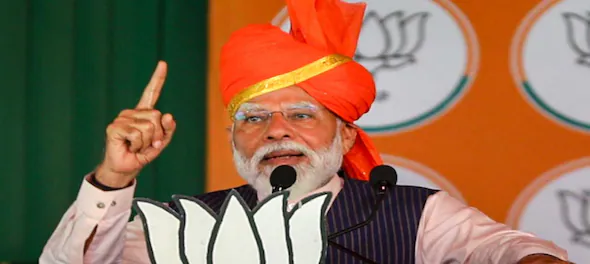 CNBCTV18News's tweet photo. #CNBCTV18Explains 💡| PM Narendra Modi
alleges that '#CongressManifesto' promises redistribution of 'private wealth' to infiltrators.  

- Says @INCIndia wants to take away women's #Mangalsutra 

- Congress calls the statement a lie, files a complaint with the @ECISVEEP

- Words like 'redistribution' & 'Muslim' do not feature in the Cong manifesto even once

@ADRTHEBARD explains | #ElectionExchange2024 #ElectionsWithCNBCTV18  

https://t.co/HwRvIIy7c5