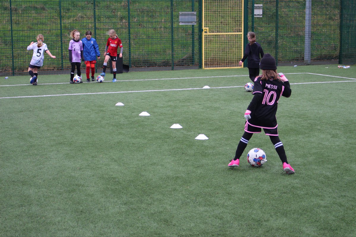 The @NewportCounty Soccer Schools return this May half term 🖤🧡 Click the link below to book your child on 👇 officialsoccerschools.co.uk/newportcounty/…