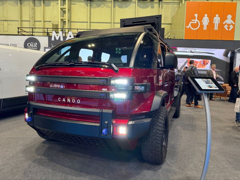 TheCVShow's tweet photo. Meet @Canoo and its funky range of EVs! With a host of vehicles set to hit UK roads next year, these thoroughly modern machines wouldn’t look out of place on a sci-fi film set!
#canoo #ev #CVshow https://t.co/7BJrYyu0Fb