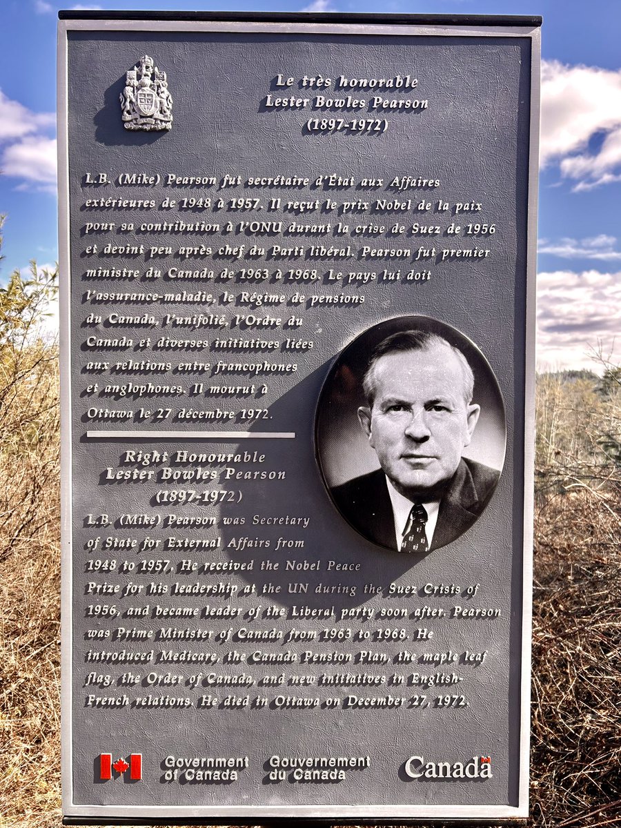 On this day in 1897 Canadian war veteran, diplomat, Foreign & Prime Minister Lester B. #Pearson was born. While visiting the grave of this #Nobel Peace Prize laureate in Wakefield, Québec we recalled his wise words “#Diplomacy is letting someone else have your way.” @AMBCANADA1