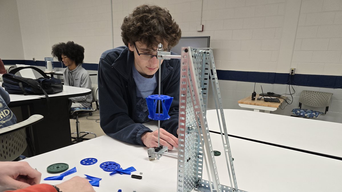 Jonathan, Seth, Lucas, Powell-Riedl, and Philip are working on the Wingmill Prototype, which is designed to be mounted on the inside of the building. It will provide wind power at an affordable price.
#BoldlyGoing #LeadBoldlsentation #WeAreNewHorizons #GSST
@NHREC_VA