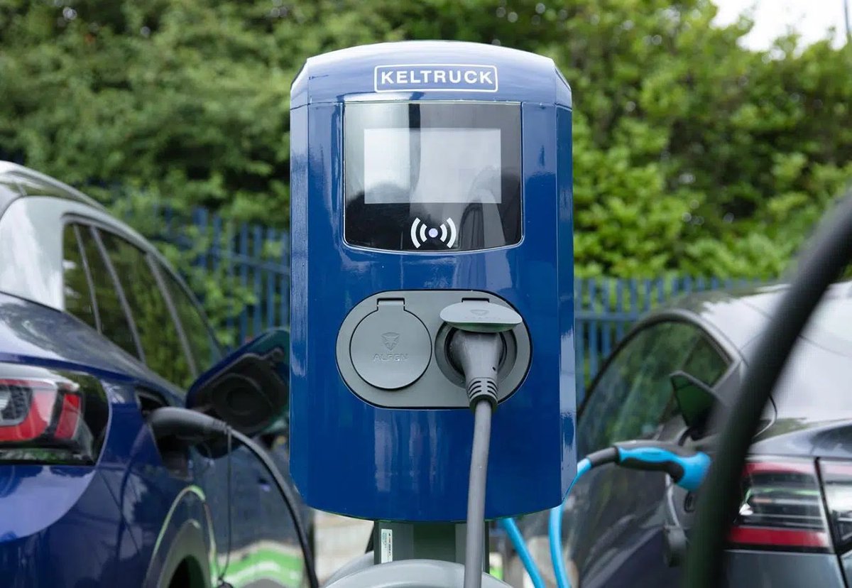 keltruck's tweet photo. @Elmtronics @HubstaUK From Mer:
We're proud to be supporting #Keltruck as they move to electrify their #fleet.
โก 41 charge points
โก Branded units
โก Future-proofing their #fleet
#EV #EVchargepoints #EVinfrastructure
โก๏ธ https://t.co/oKTe9qDTSf https://t.co/dsbrBnzpdA