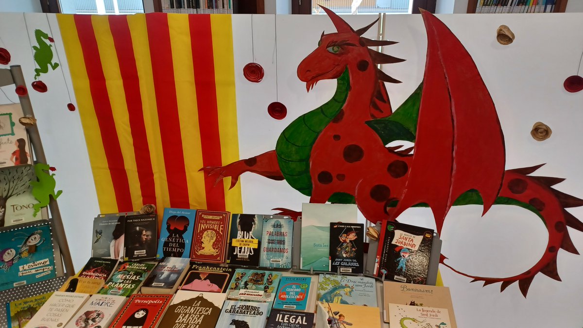 Continuem el nostre recorregut pels diferents centres d'interès dedicats a #SantJordi. 🌹🐉

Ara li toca el torn a #CRAISescelades que ha preparat tot una selecció de llibres, contes per #SantJordiCRAIURV. 📚