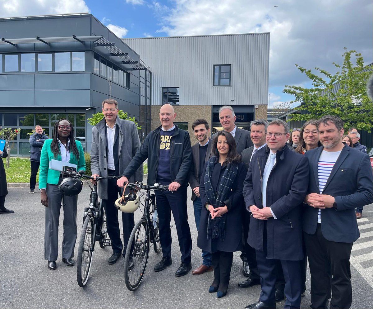 🚲💼 Appel à projets 'Industrie du vélo' lancé ! L'@UNIONs_c se félicite de cette initiative. Avec 55M€, cet appel soutient divers projets pour l'industrie du cycle. 💰 20M€ avant septembre 2024, et une seconde tranche avant la fin de l'année. unionsportcycle.com/les-actualites…