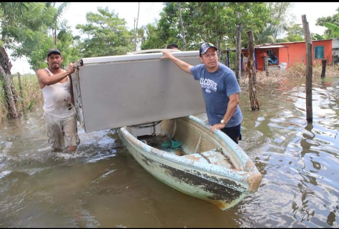 Alcides_Mena's tweet photo. Buen martes a todos.
Conmigo siempre han contado y podrán seguir haciéndolo.
Nadie puede hablar de lo que no sabe, nunca será lo mismo vivir las inundaciones que observarlas desde la comodidad que brinda estar fuera de la ciudad. Hay familias que este tema aún las lastima(hilo)👇🏼 https://t.co/DonUZ7MNUf