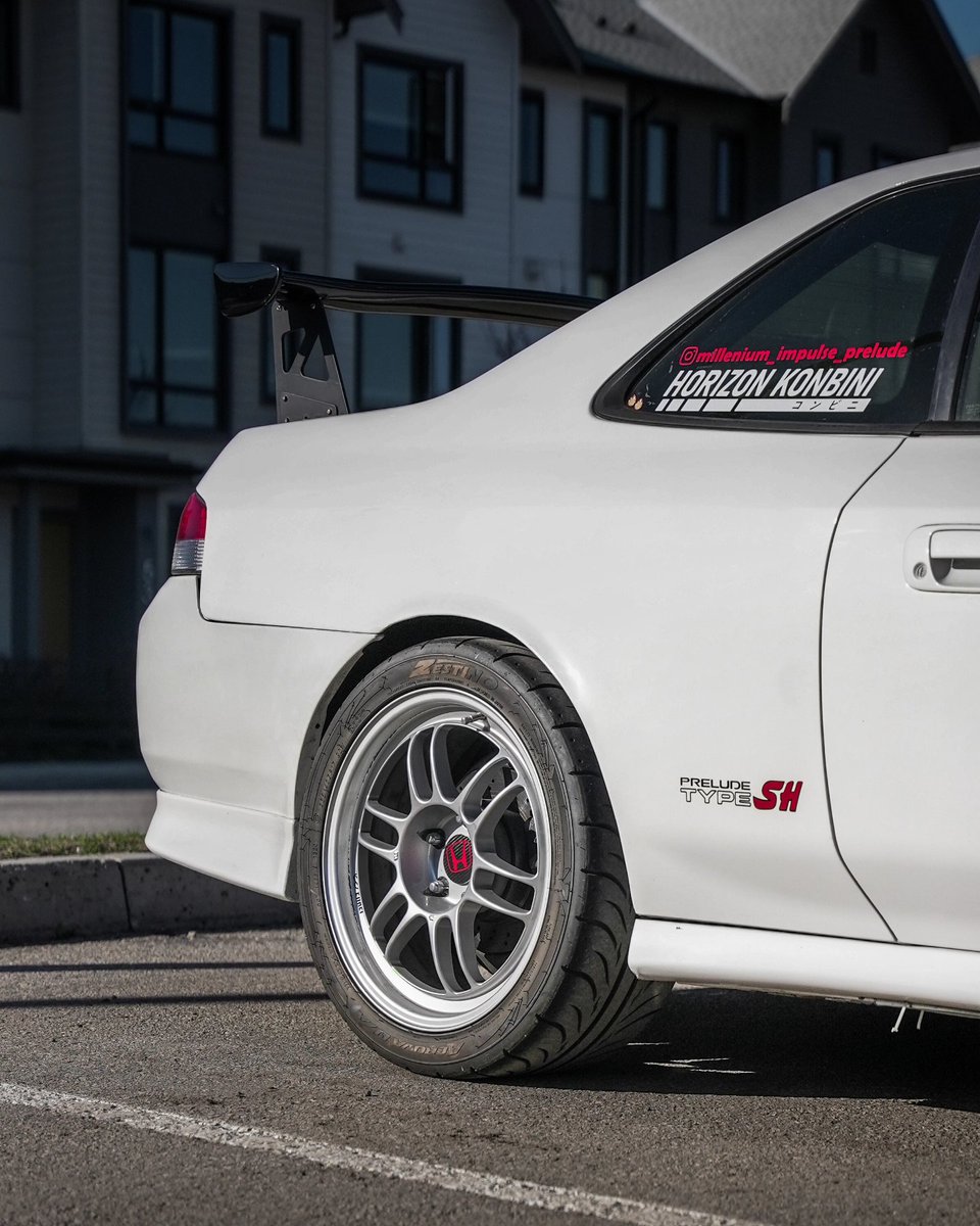 rob_bb6's tweet photo. Pics by keyanlila on ig 

#honda #prelude #hondaprelude #vtec #mugen #greddy #seiboncarbon #enkei #rpf1 #enkeirpf1 #carbonfiber #jdm #tuner #importtuner #hondatuning #vtectuning #preludenation #oldskoolhonda #modifiedcars #sportscar #bigwing #h22 #superstreet #streethunters #bb6 https://t.co/hzBtPe2KLg
