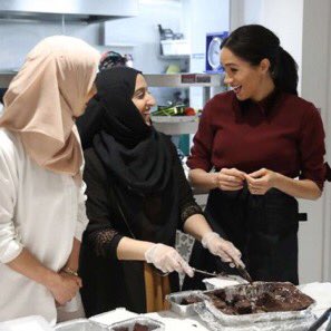 angellilix's tweet photo. Meghan, The Duchess of Sussex, developed a lovely relationship, with the ladies of The Hubb Community Kitchen.
The #Grenfell Fire had a huge impact on Meghan. 72 lives lost ๐. She wanted to help. The โTogether : Our Community Cookbookโ, was created
#BookDay
#WeLoveYouMeghan https://t.co/FA16v0IqDZ
