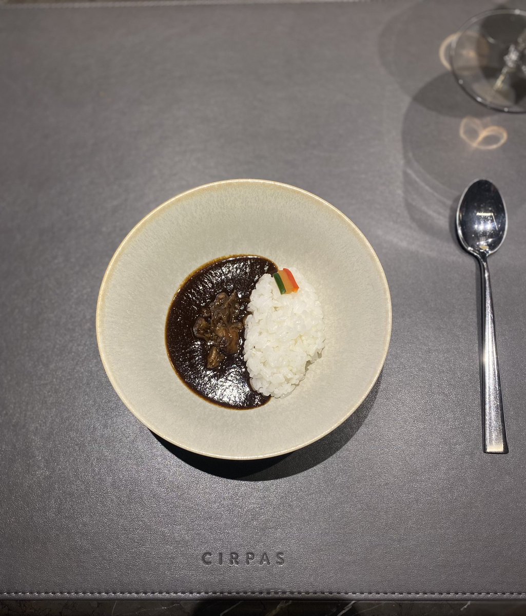 Switch_gooonone's tweet photo. 知り合いに有能料理人がおりまして ずっと予約待ちしていた #CIRPAS にお邪魔させて頂きました!
食べた事無い食材ばかりでびっくり&感動の連続😯
自分だけでは出来ない貴重な体験できた!
お気に入りはカレーライス!!可愛かった🥰
幸せご馳走様でした!! https://t.co/xY90RyHb6N