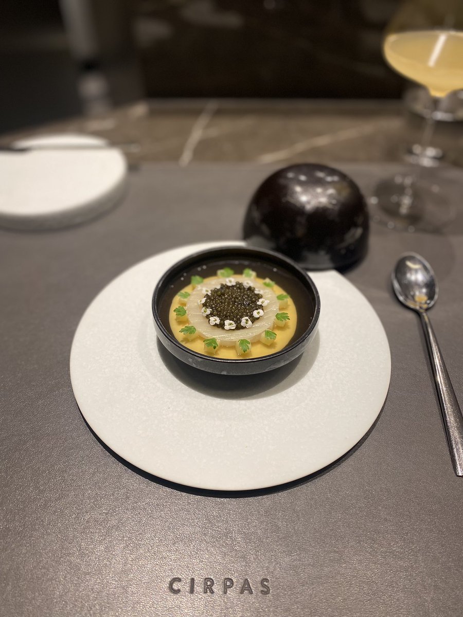 Switch_gooonone's tweet photo. 知り合いに有能料理人がおりまして ずっと予約待ちしていた #CIRPAS にお邪魔させて頂きました!
食べた事無い食材ばかりでびっくり&感動の連続😯
自分だけでは出来ない貴重な体験できた!
お気に入りはカレーライス!!可愛かった🥰
幸せご馳走様でした!! https://t.co/xY90RyHb6N