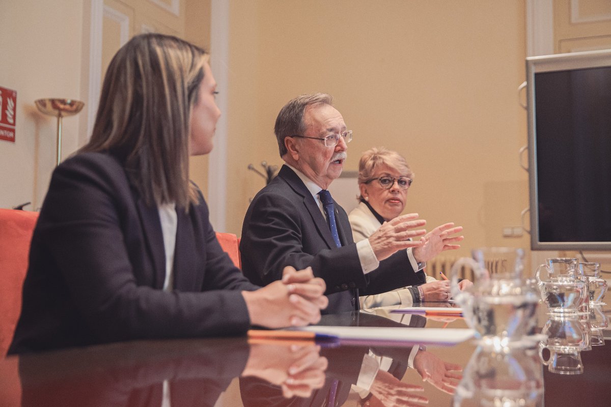 Encantado de recibir al Presidente de Ceuta @JuanVivasLara. Desde @educaciongob trabajamos estrechamente con el @GobiernodeCeuta para mejorar la educación en la ciudad autónoma de Ceuta.