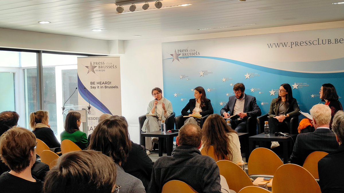 Time for Panel 2: The Implementers’ Perspective – “How Are We Going to Make Them, moderated by Marta Gutierrez, <a href="/EGI_eInfra/">EGI</a>.
Speakers:
Tiziana Ferrari, EGI Foundation
Leona King, <a href="/KU_Leuven/">KU Leuven</a>
Thorsten Reitz, <a href="/wetransformto/">wetransform</a>
Louisa Barker, <a href="/IDC/">IDC</a>
Live stream: youtube.com/live/_Vum_AAUB…