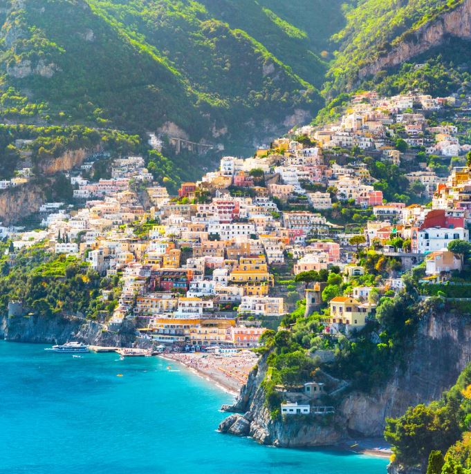 Morning view of Positano 💚🤍❤️che bello 🇮🇹